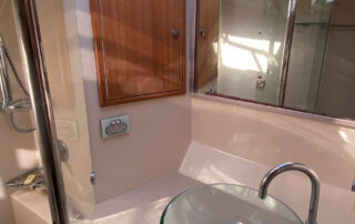 Kaizen Sport Fishing Charter Boat - Modern Bathroom with Glass Vanity